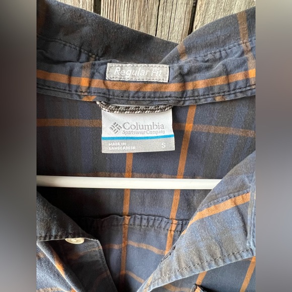 Columbia Men’s Button Down Small - Picture 4 of 4